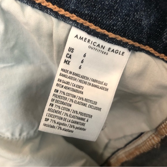 American Eagle Ne(x)t Level High-Waisted Short Shorts size 6 - Picture 6 of 8